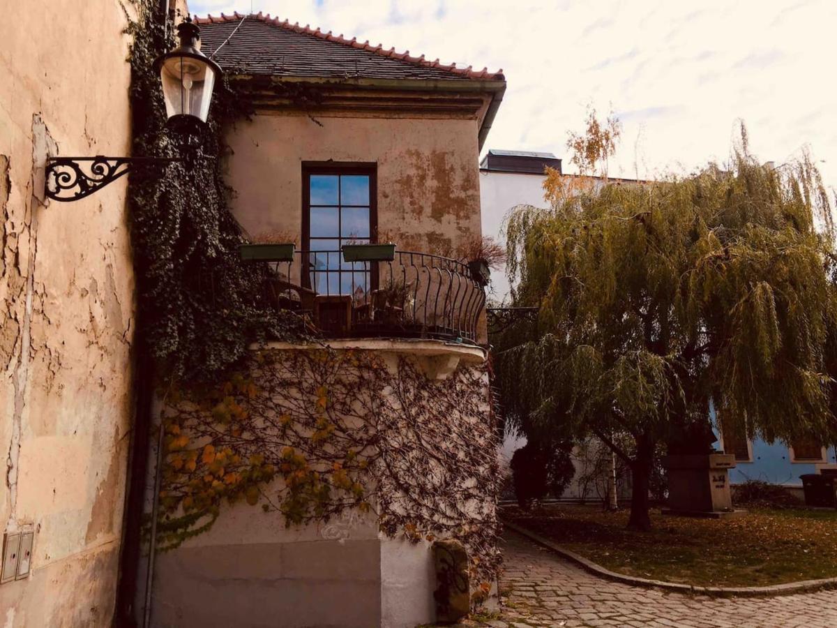 Second Home In Heart Of Братислава Екстериор снимка