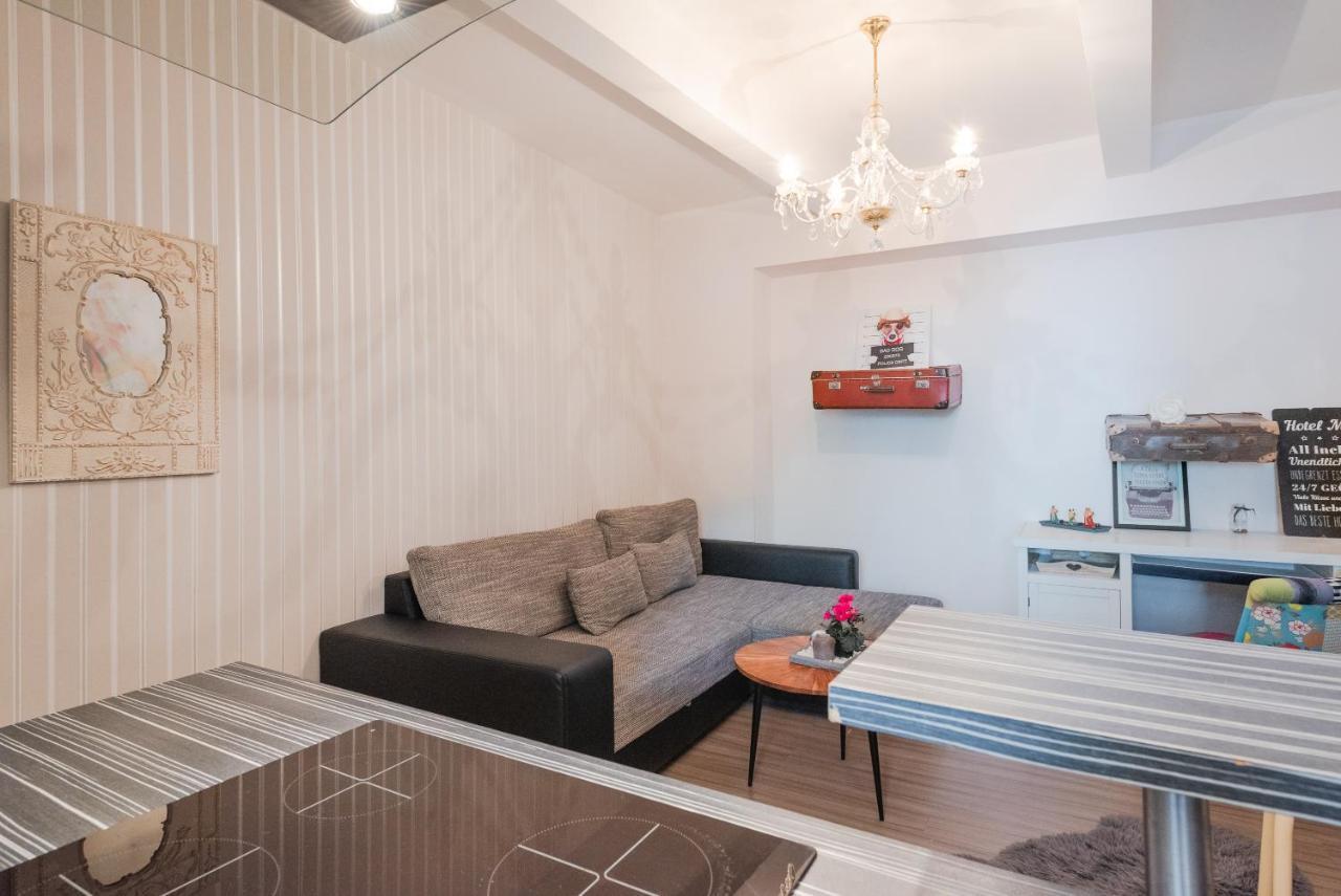 Second Home In Heart Of Братислава Екстериор снимка