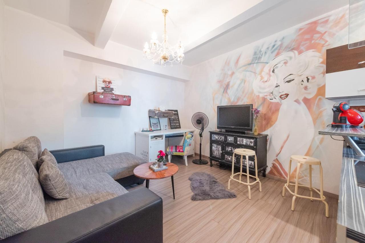 Second Home In Heart Of Братислава Екстериор снимка